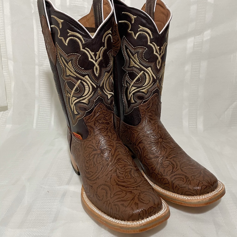 Rodeó brown boot! Elegant western look!